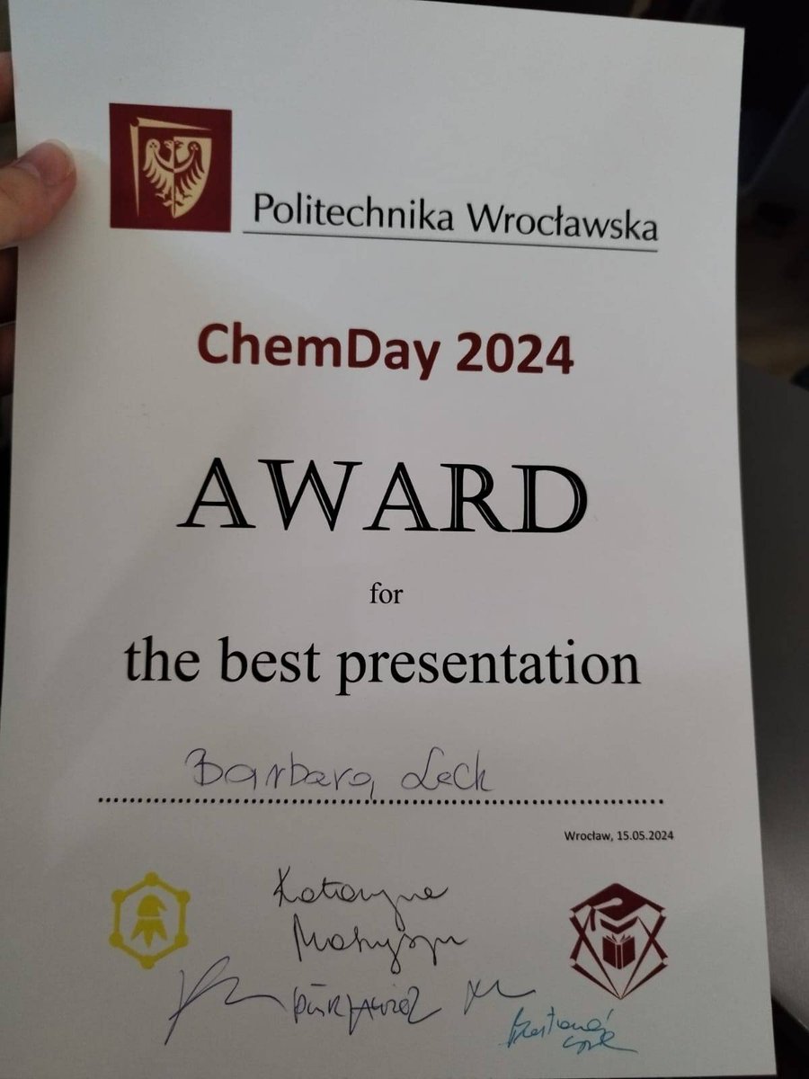 Today my 1st year PhD student, Basia received an award for the best presentation during our PhD reporting session🙂! #ProudPI 

Do you also want to join us for a PhD? I'm looking for 2 PhD students and in addition to regular PhD scholarship I can offer an extra stipend from NCN.