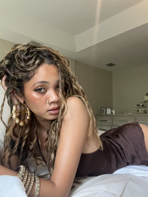 Beds 2 big without u https://t.co/dwERN0dFKx<a href="/tag/japan"class="tags"><span>#japan</span></a><a href="/tag/noordinary"class="tags"><span>#noordinary</span></a><a href="/tag/taiaysha"class="tags"><span>#taiaysha</span></a>