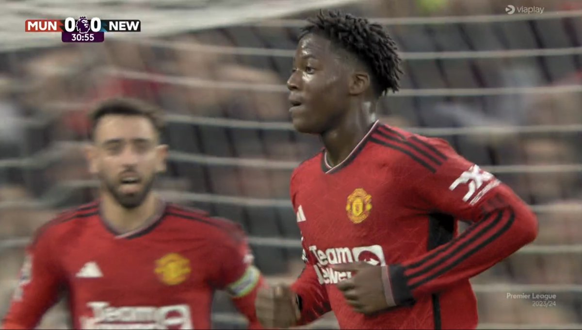 1-0 manchester united.

Kobbie mainoo scores the goal. He is a special kid. No manchester united fan will pass without liking this tweet ..!!

#MUNNEW