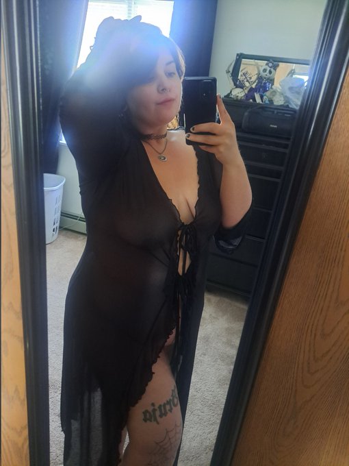 I bet you wish i was your neighbor 😏 https://t.co/hUdBxFmfyy