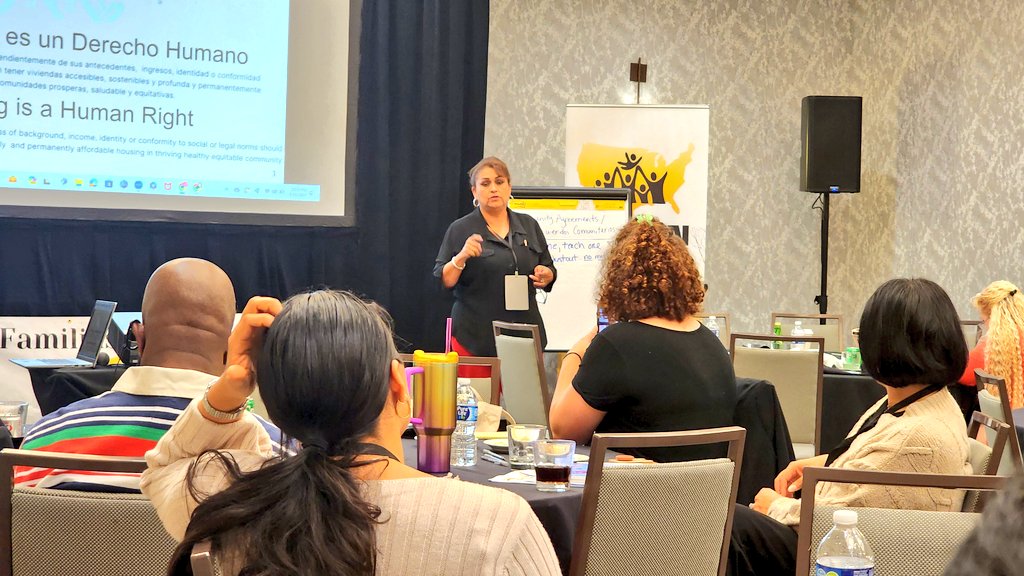 UPLAN_USA's tweet image. 🏠 At #UPLAN2024, “Equity in the Valley” by @FEA_2021 breaks the mold! Presented in Spanish with English interpretation, instead of the other way around, it’s a fresh take on advocacy for affordable and safe housing. Celebrating #LanguageJustice &amp;amp; equity in action! #HousingEquity
