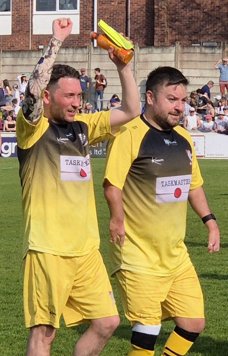 The bad boy of British Comedy, @RonJichardson with Alex Brooker.