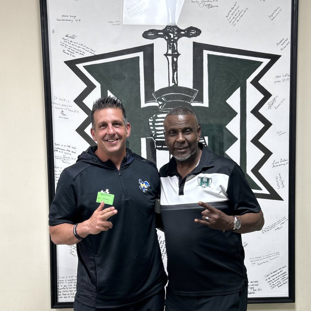 CoachTonyPec's tweet image. Great time chopping it up with @DexterWashing19 at @HCAwarriors #WeDAT #GeauxPokes