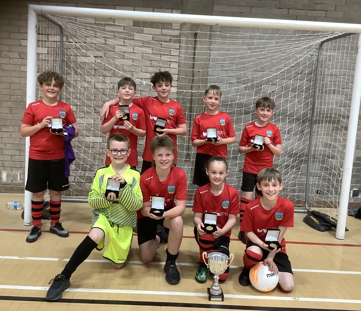 Our Dee Valley Federation Football team were fantastic at the festival which was brilliantly organised by @CefnCouncil. We were proud of how our team came together and made memories that will last a lifetime. Well done all 👏 @YDB_Official @PE_YDB @Llan_Rural_Ward @ActiveWrexham