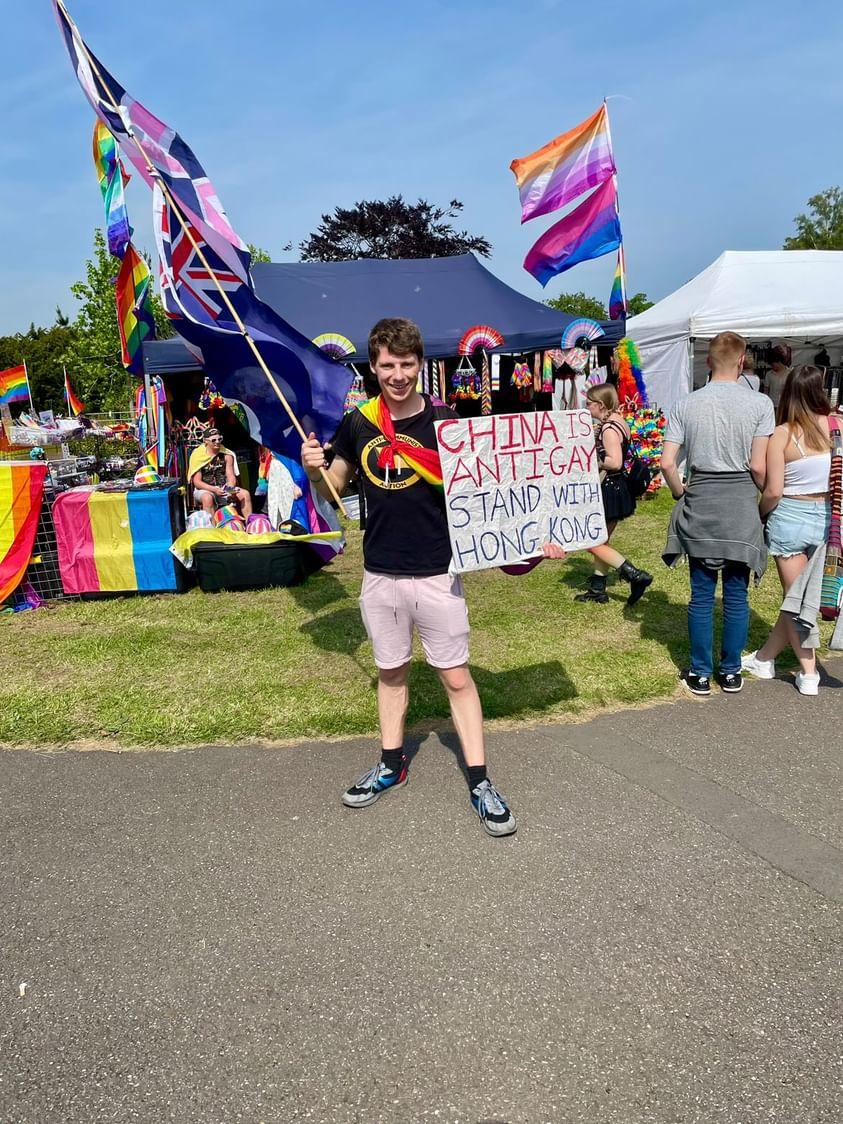 frankie_rufolo's tweet image. Raising awareness about China's record on gay rights and supporting Hong Kong at #Exeter Pride. #exeterpride #FreeHongKong