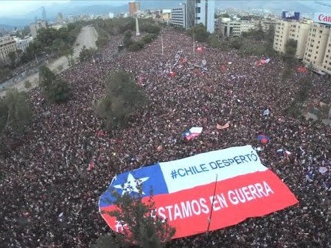 No sé si les pasa, pero siento que lo único que consiguió el #EstallidoSocial fue que la derecha ganara más poder, se relativizaran violaciones a DDHH como en dictadura y se cometieran abusos peores que pre 2019, de toda índole. Me tiene muy desesperanzado este Chile que amo 💔