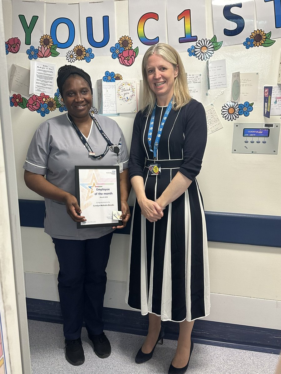 So so proud - employee of the month for showing kindness & compassion 
#proudmatron @PennyEmNHS @LizRix_PHU @ginastanley73 @CathyLakePHT @PHU_NHS @anntham34 @AnnieM_PHU @HazeraNoory