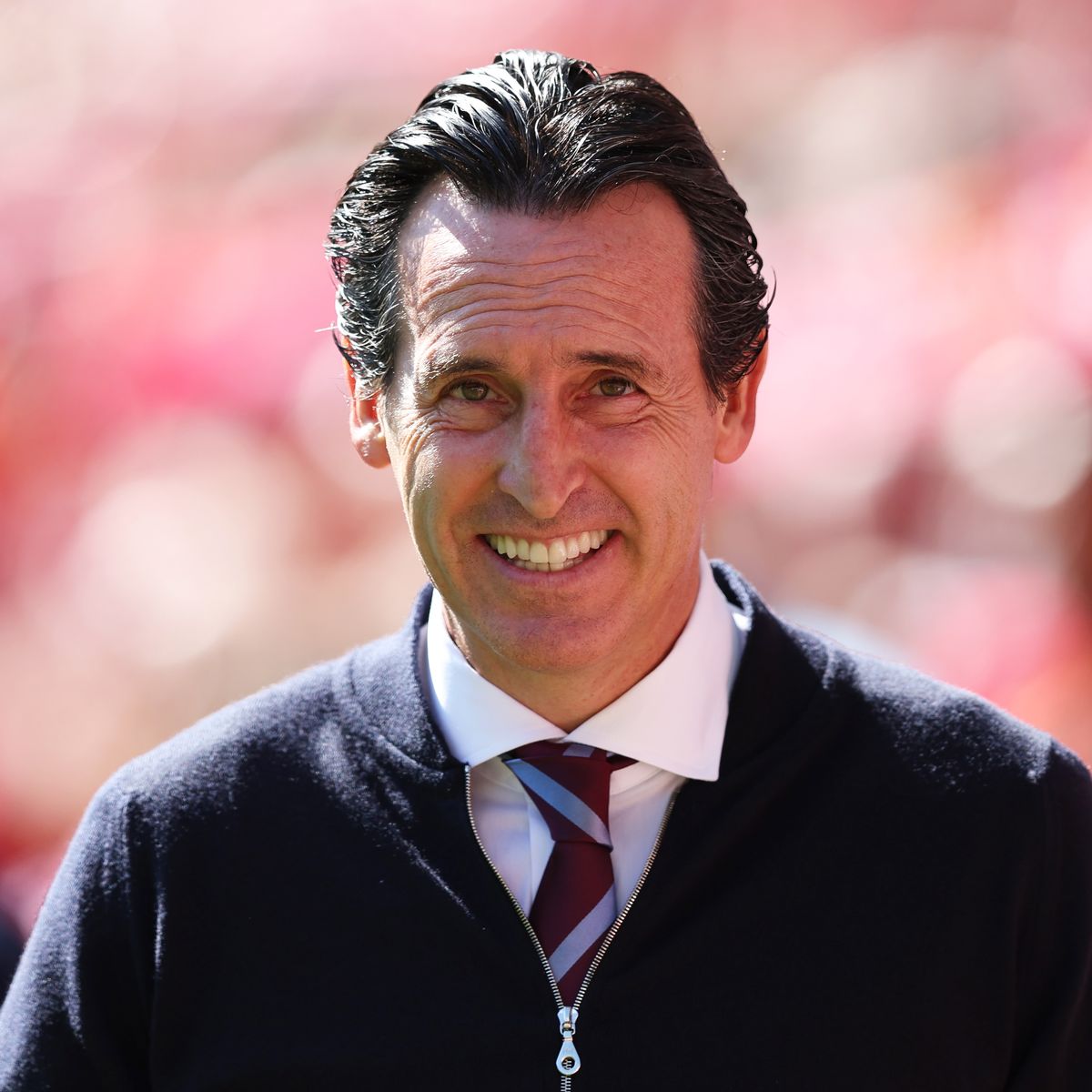 @UnaiEmery_ Thank you so much for everything you've done for us, I don't remember feeling a happiness and togetherness. Thank you, Mr Emery, for everything @AVFCOfficial #UnaiEmery #UTV #AVFC #VTID