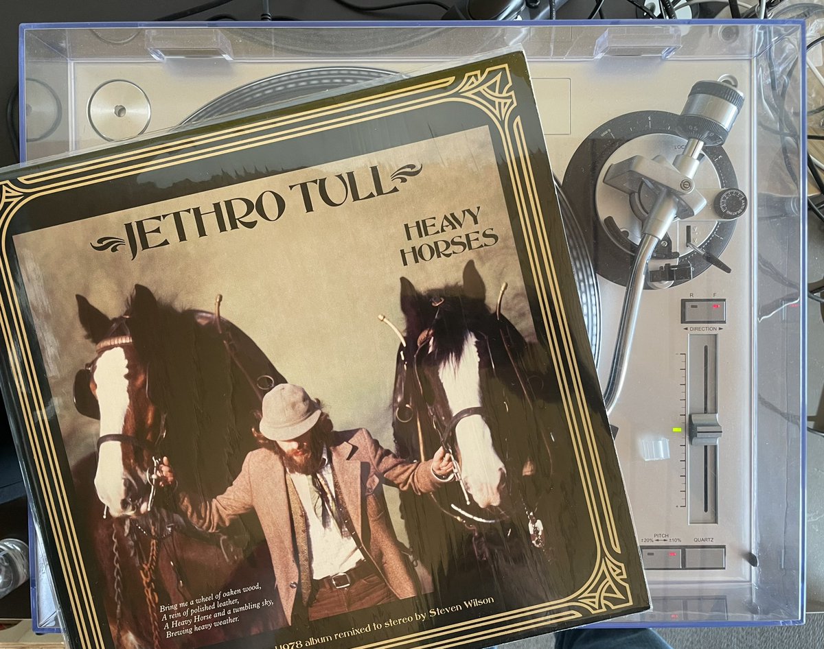Jethro Tull - HEAVY HORSES 

#NowSpinning
music for #makingcomics