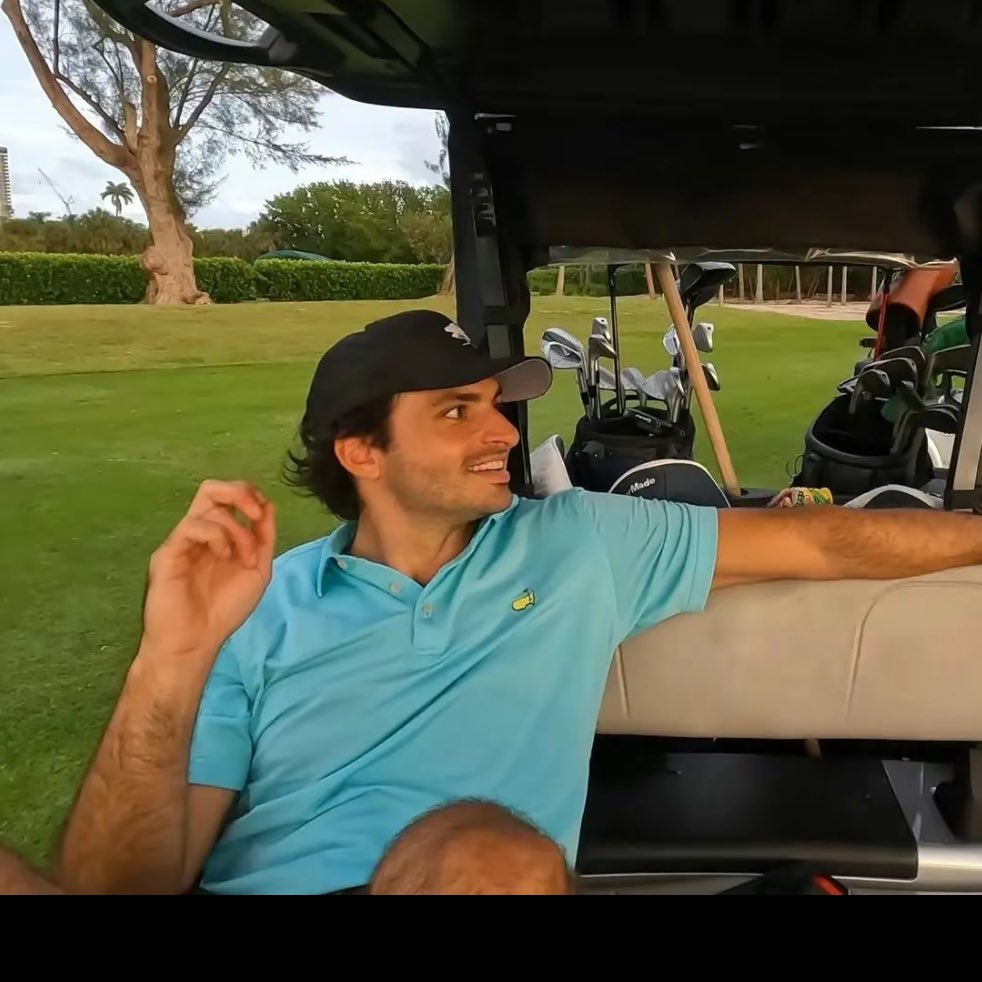 sainzglow's tweet image. odiaria ter o Carlos Sainz como meu ex superaria nunca