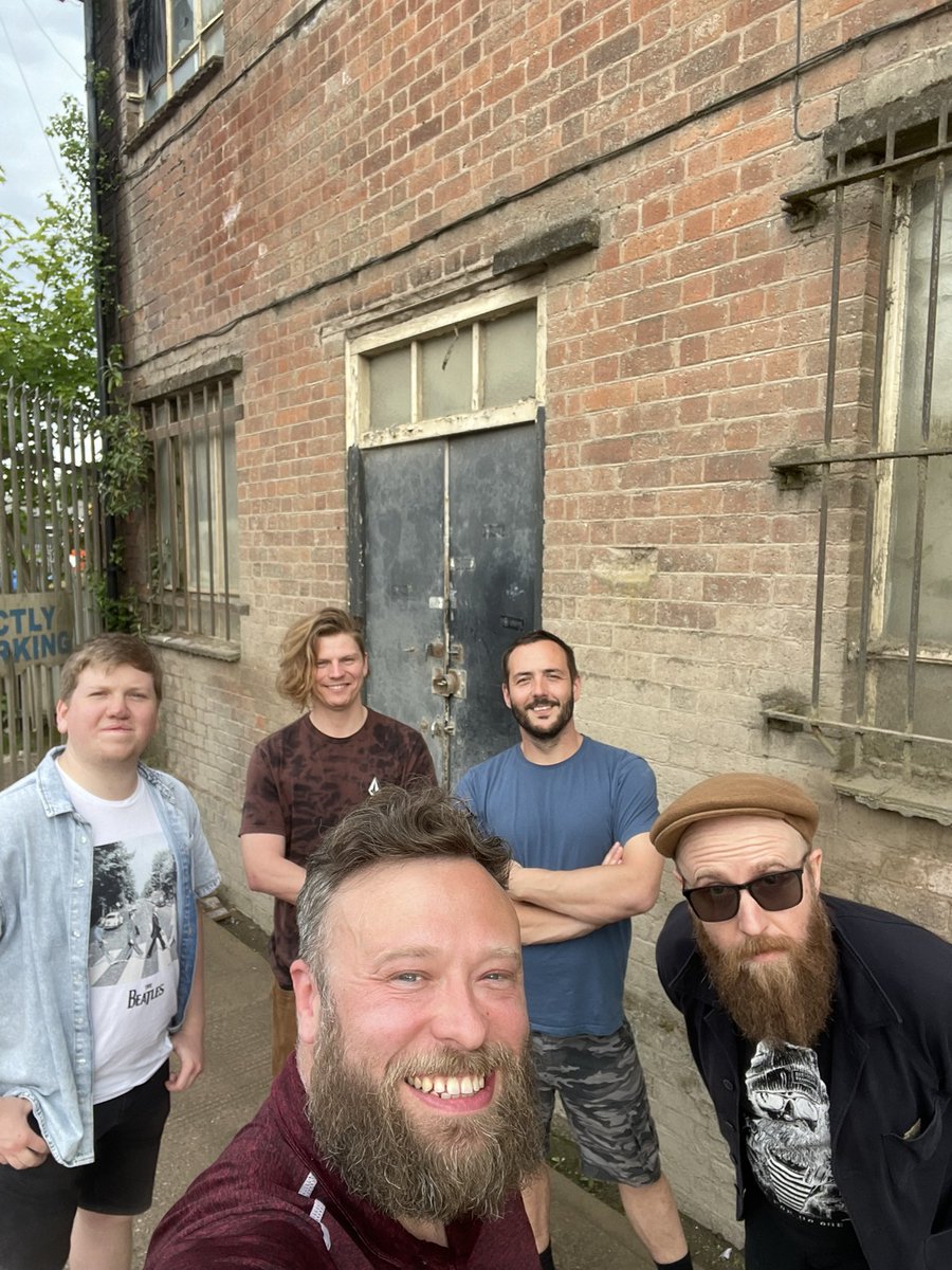 We’d forgotten how many members were in the band. Turns out there’s 5 of us. First jam in months 🙌 . . . #punk #punkmusic #punkrock #punkband #postpunk #indie #indiemusic #indierock #indieband #altrock #rockmusic #rocknroll #rockband #newmusic #originalmusic