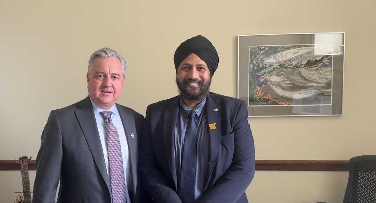Thank you to B.C. Parliamentary Secretary @AmanSinghNDP for taking the time to meet with RAC President & CEO, @brazeau_marc this morning. Rail is the greenest mode of ground transportation to move people and goods in British Colombia. #EnvironmentalLeadership #RailMatters