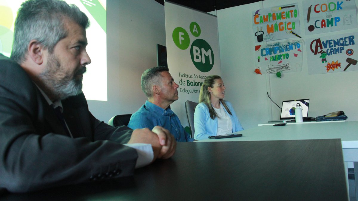 ❌𝑸𝑼𝑰𝑬𝑹𝑶 𝑱𝑼𝑮𝑨𝑹 𝑺𝑰𝑵 𝑰𝑵𝑺𝑼𝑳𝑻𝑶𝑺🤬

🇳🇬 Nueva jornada divulgativa de <a href="/FABM_Malaga/">FABM Málaga</a> en <a href="/deportesrinconv/">DeportesAytoRincon</a>   
patrocinadas por <a href="/diputacionMLG/">Diputación de Málaga</a> y <a href="/DeportesDipMlg/">Diputación de Málaga es Deporte</a> 

🧠Un espacio para el diálogo, aprendizaje y mucho arbitraje 

📸 <a href="/nahuebp/">Nahuel 🗞️🧉</a>