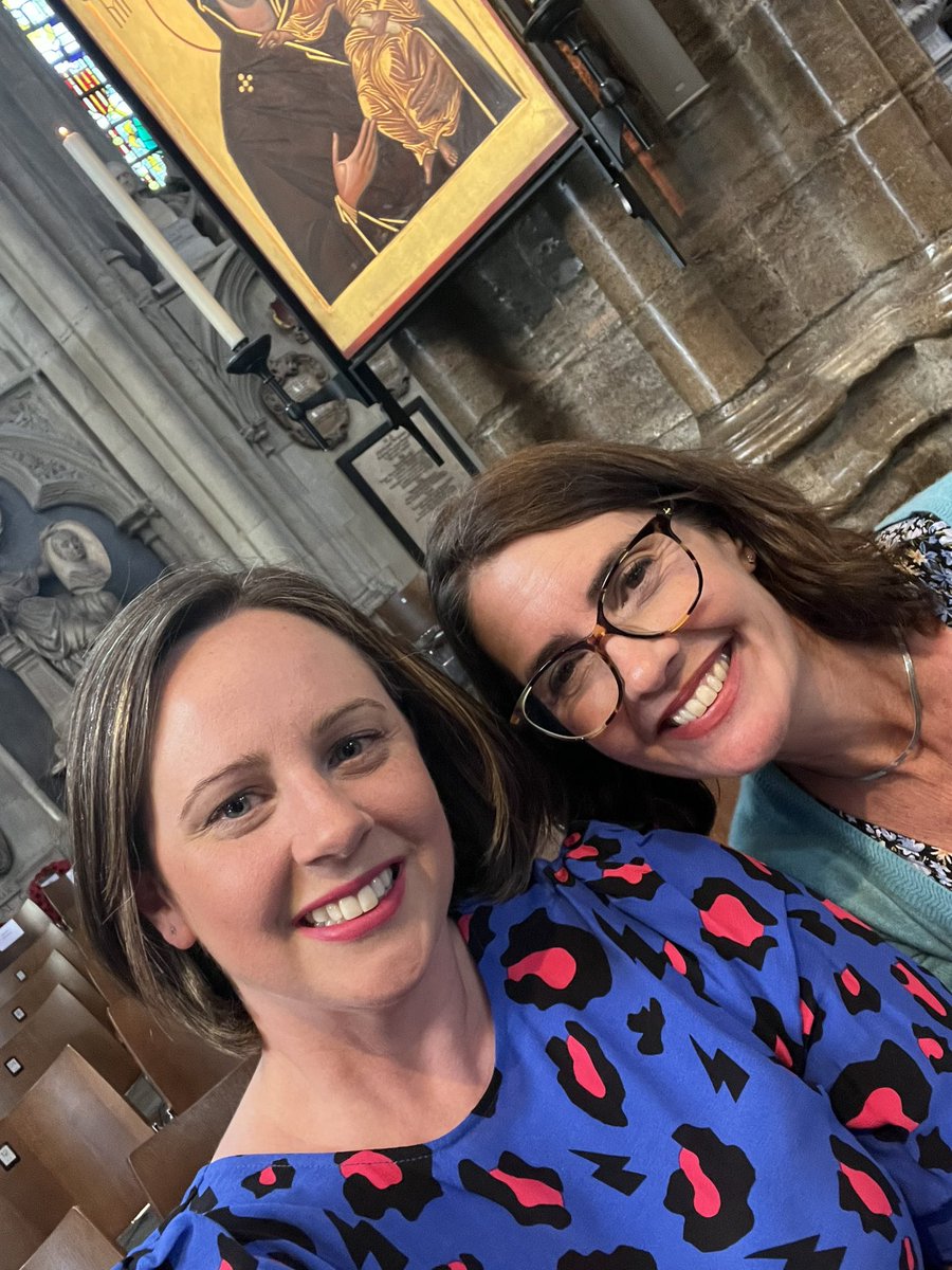 SuzKhamis's tweet image. Such a lovely afternoon at the Florence Nightingale Commemoration Service @wabbey. @WoganWebb @JulesGudgeon @iolandacp @JaxdDavis Proud to represent the #DMArmy