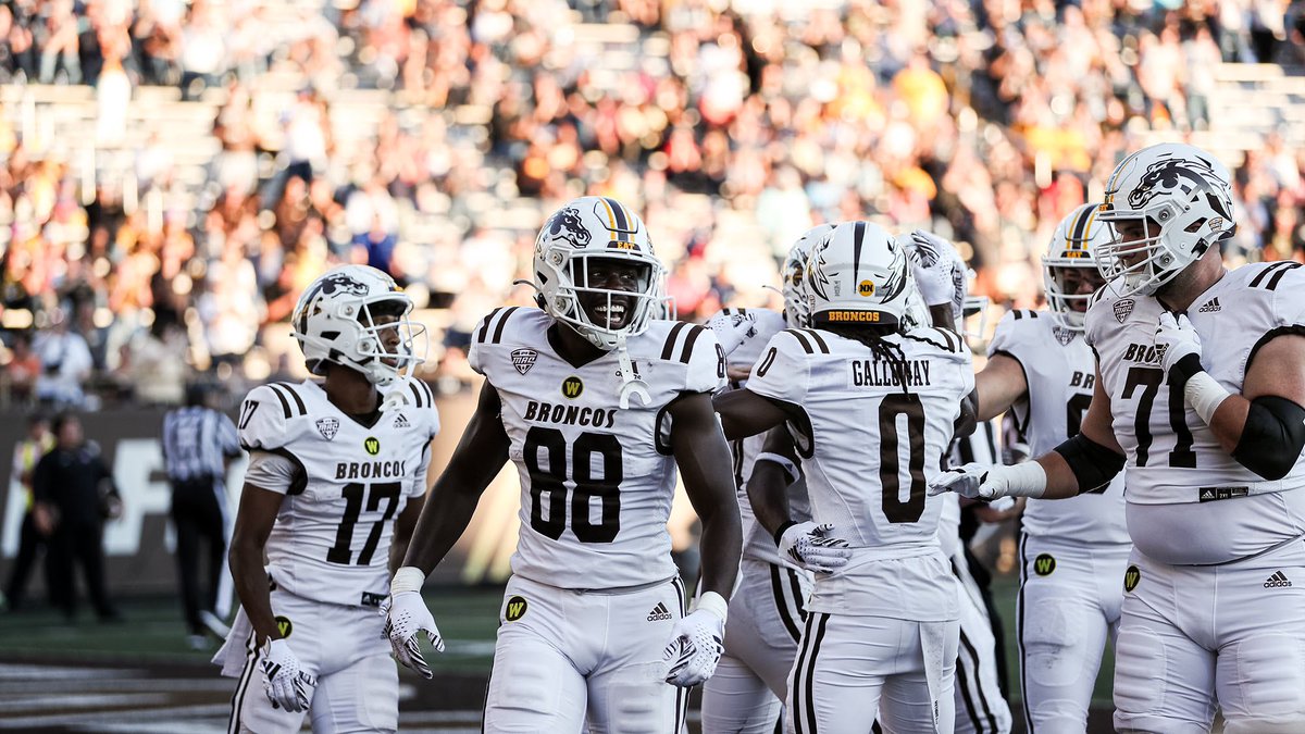 Blessed to receive an offer from Western Michigan @crla130 @marist_oline @RedHawkFB @OLMafia @ChadSimmons_ @adamgorney @AllenTrieu @IamClint_C @SWiltfong_ @EDGYTIM