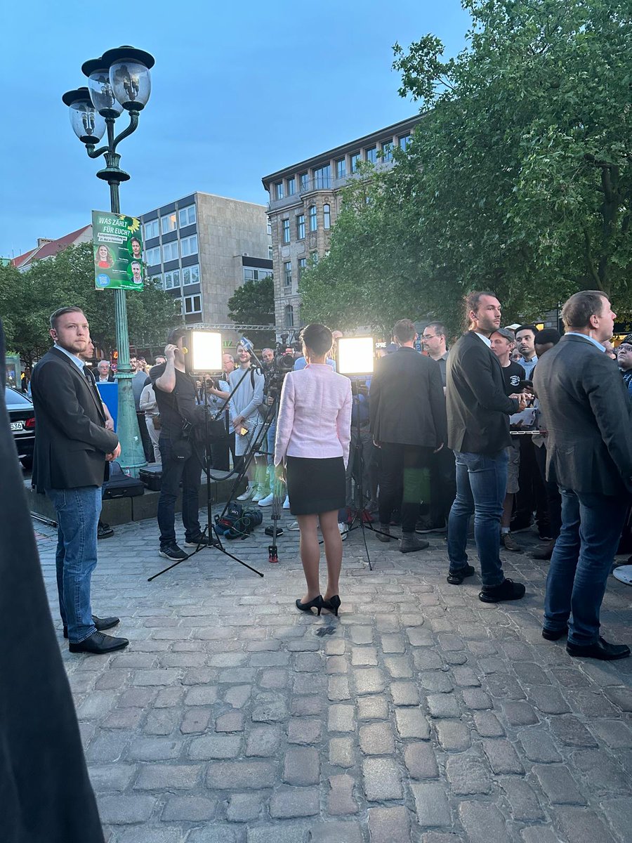 Sahra #Wagenknecht hat in Hannover  vor über 1200 Menschen gesprochen. Die Stimmung war unglaublich gut. Die Menschen haben auf das #BSW gewartet. Jetzt haben Sie bei der EU-Wahl erstmals die Chance, das BSW zu wählen.