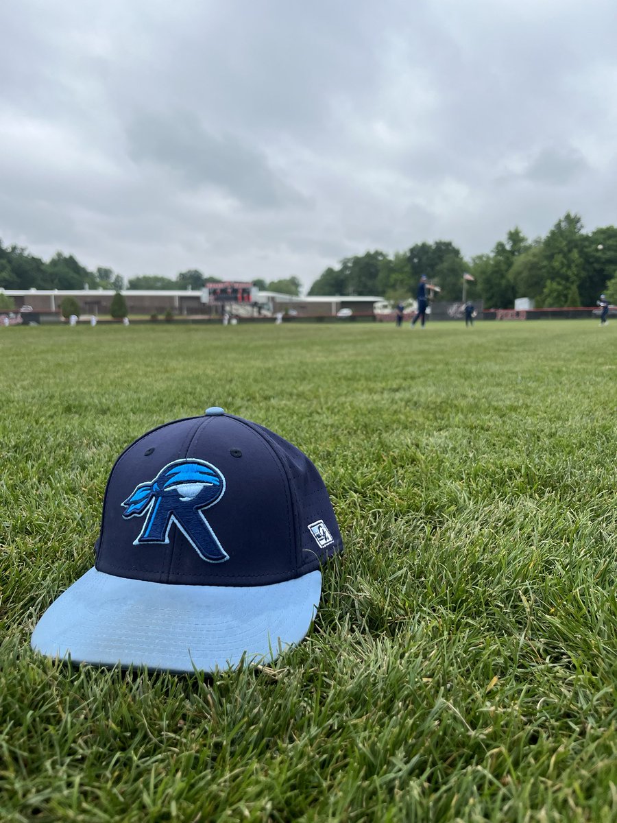 🗣️ 𝐆𝐀𝐌𝐄𝐃𝐀𝐘!! #SailsUp Midwest District Tournament Matchup 🕐 3:25 PM 🏟️ Fournier Field 🆚 Wabash Valley 💻 youtube.com/live/8PjytU7j5… 📊 GameChanger: web.gc.com/teams/kpZYFfMn… @GoReivers