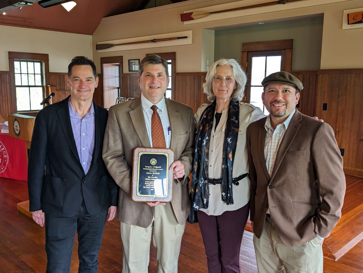 Congratulations to Marist MPA faculty member Dr. Jim Melitski, who received the 2024 Gregory Kilgariff Distinguished Service Award. This award is presented annually by the Marist Faculty Affairs Committee for outstanding contributions to faculty governance. @Marist @MaristSoM
