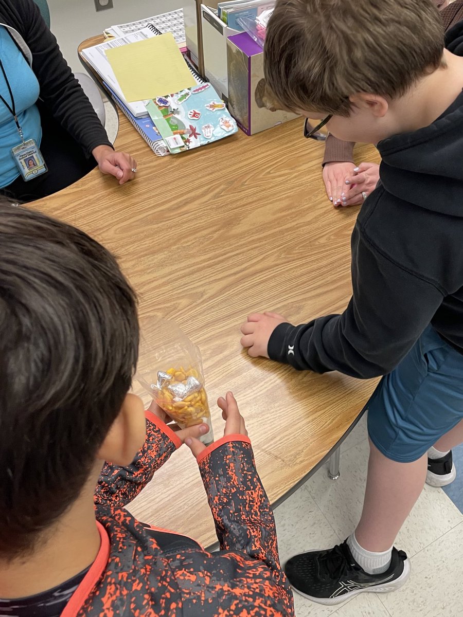 We ❤️ spending time with our fifth grade buddies!!! Today, we made a gifts for teachers around the school to celebrate #TeacherAppreciationWeek! Shhh! It’s a surprise! 🤫✏️ #PennDelcoPROUD