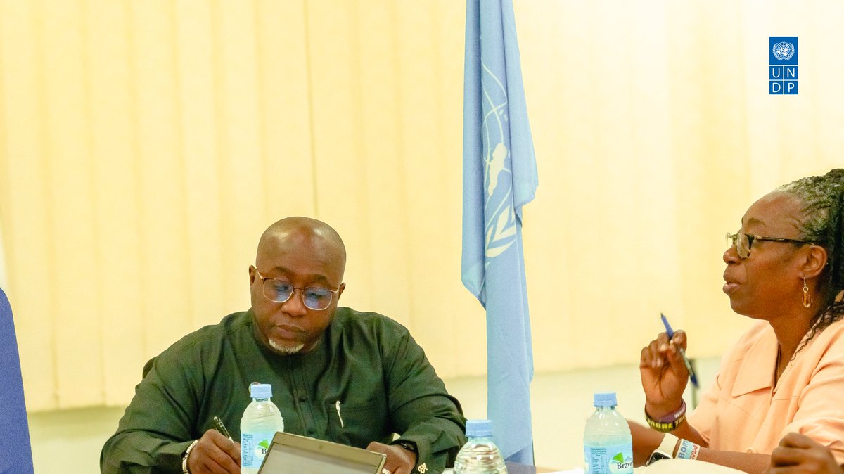 @UNDPSierraLeone is committed to helping @PoliceLeone fulfill its constitutional role, aligned with international standards and current needs. Our #ResRep @fredampiah, announced this during a meeting with Inspector-General, William Fayia Sellu, to discuss key areas of support.