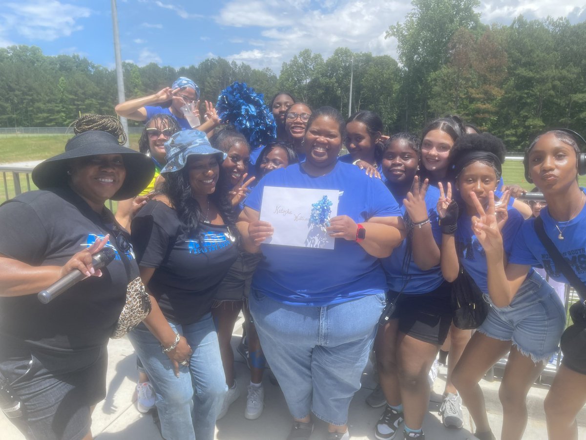 BWashing10's tweet photo. Congratulations to our very own, Ms. Williams, for being selected for the HCS Alliance of Teacher Leaders! We thank you for your continuous pursuit of excellence! @LibraLBrittian @AOAddison_ @MajorJones_ #WinningForARMS https://t.co/fuUYU5kWrO