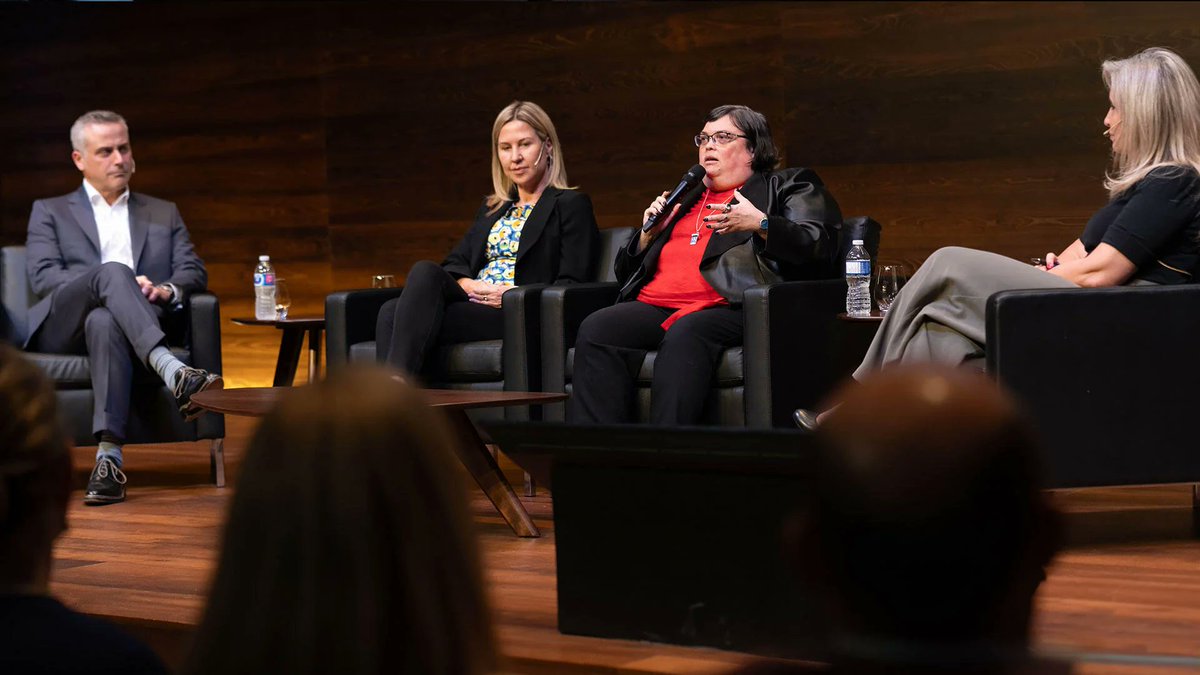 Last night, in collaboration with @BalsillieSIA, #UWaterloo hosted the third TRuST lecture which addressed the misinformation and disinformation crisis facing liberal democracies worldwide. More: bit.ly/3wtqwv8 | #UWaterlooNews