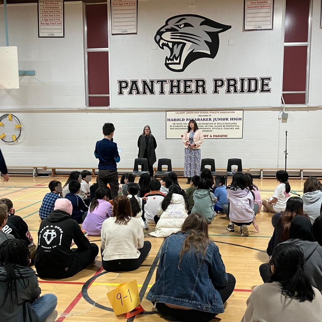 Had a wonderful morning with CBE school board trustee, Nancy Close at Harold Panabaker School!
We were asked considerate and thought-provoking questions by the grade 6 & 9 students.

#yycAcadia @yyCBEdu