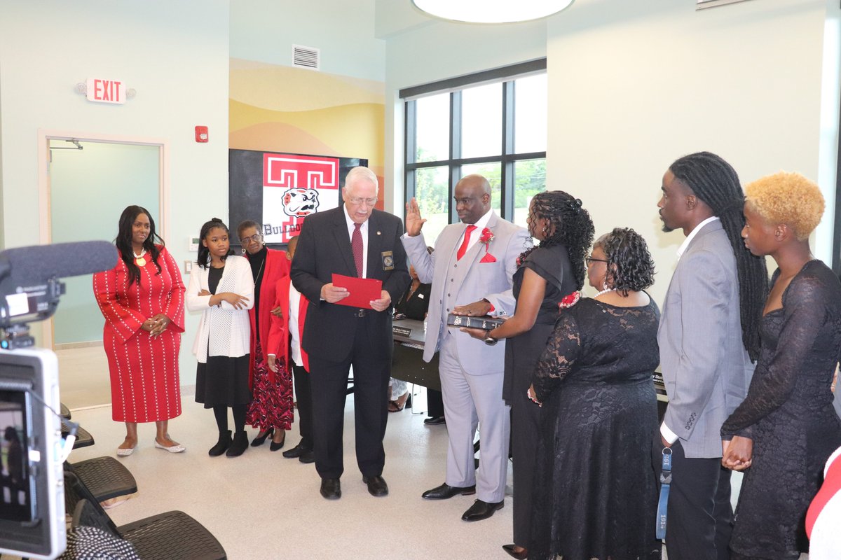 Bulldog Nation celebrates today as the first day of Dr. Quincy Williams as our new TCS Superintendent! Welcome to Dr. Williams and his family as we pledge to reach new heights of excellence under his leadership. Press release-bit.ly/DrQWilliams