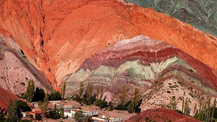 Y la quieren rifar. Nunca los perdonaré . 
#ARGENTINA FUE ELEGIDA ENTRE LOS 15 PAÍSES MAS LINDOS DEL MUNDO🇦🇷🏔️
Argentina ocupa el puesto 14, ubicándose como uno de los mejores destinos para visitar. 
De hecho, el país se destaca como uno de los más versátiles de la lista.