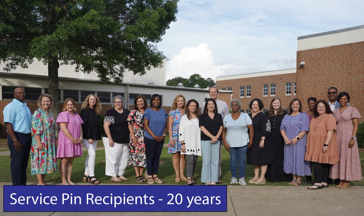 CELEBRATING CAREERS🎉: Last night, before the May 2024 ACS Board of Education meeting, a retirement and service pin ceremony was held, and more than 40 employees were recognized! #AuburnCitySchools