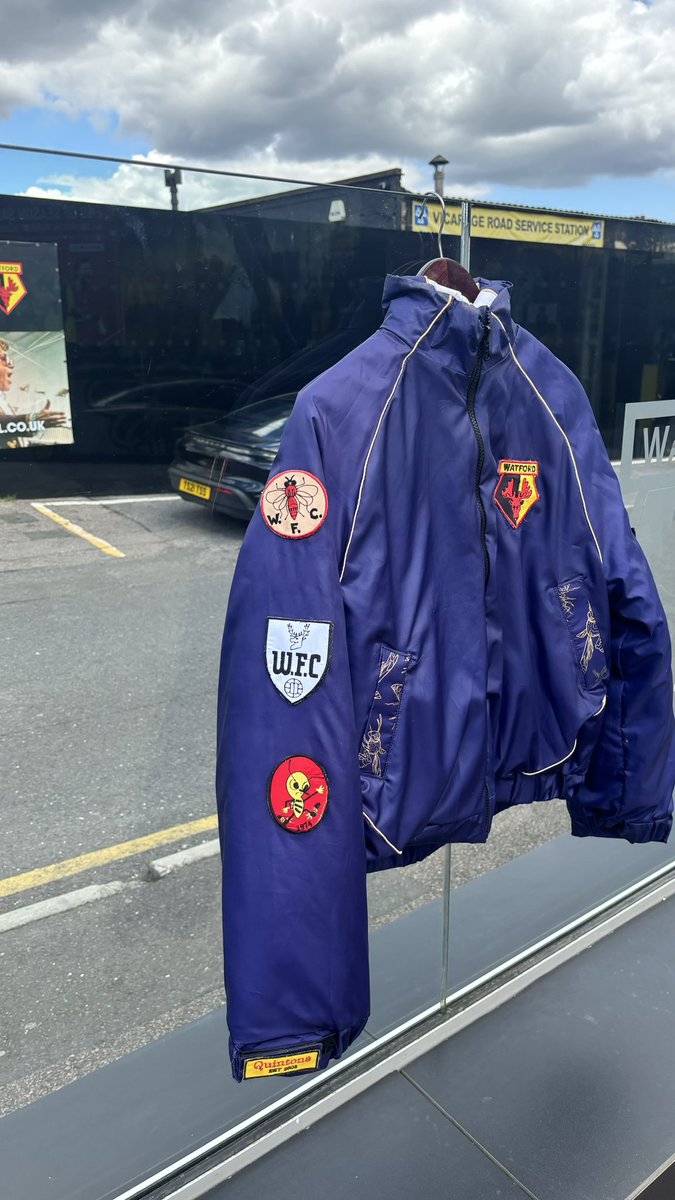 Trust Watford to have one of the worst seasons in my life whilst I was doing a project around them. 

A reversible jacket with oversized trousers. artwork of Ighalo who made me fall in love with the club, magnetic patches honouring past club crests and a gold hornet print. 1/2