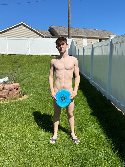 Dude where's my clothes? https://t.co/ooODyLNUde