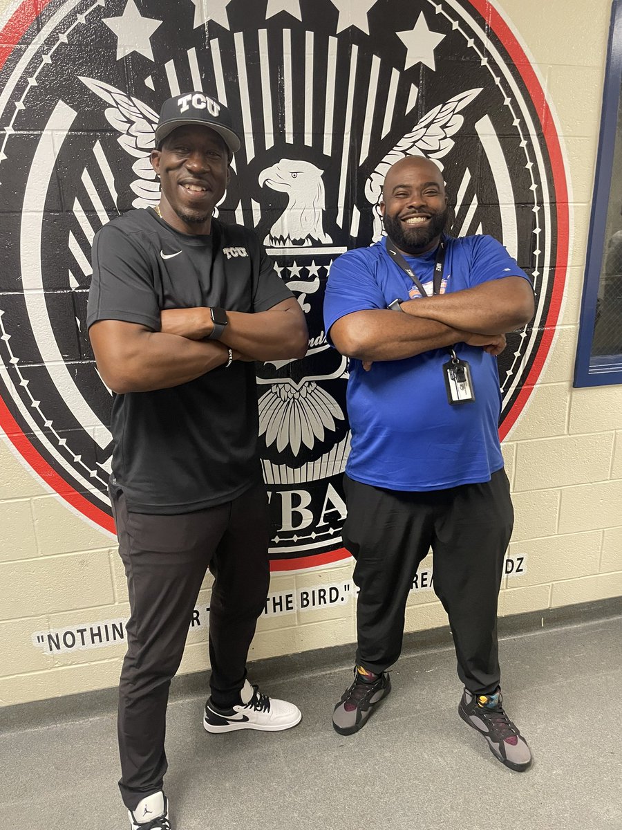 Coach Greg Barnett (@coachgregbarne1) on Twitter photo New Teamโฆ.Same OGโผ๏ธ๐ฆ
<a href="/FBCoachJSmith/">Jimmy Smith</a> <a href="/TCUFootball/">TCU Football</a> <a href="/ColumbiaHighFB/">Columbia High Football</a> #NothinBigger New Teamโฆ.Same OGโผ๏ธ๐ฆ
<a href="/FBCoachJSmith/">Jimmy Smith</a> <a href="/TCUFootball/">TCU Football</a> <a href="/ColumbiaHighFB/">Columbia High Football</a> #NothinBigger
