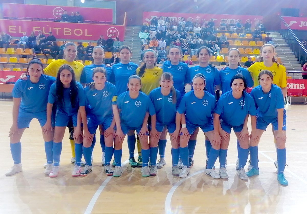 🚨 Vɪᴄᴛᴏʀɪᴀ ᴘᴀʀᴀ ᴄᴇʀʀᴀʀ ʟᴀ ᴄᴏɴᴄᴇɴᴛʀᴀᴄɪᴏ́ɴ ⚽️ Un gol de Sara Couso en la primera parte da el triunfo a la selección Sub-17 femenina ante el Chiloeches ✍️ bit.ly/3WJEWlo #FutsalEspaña