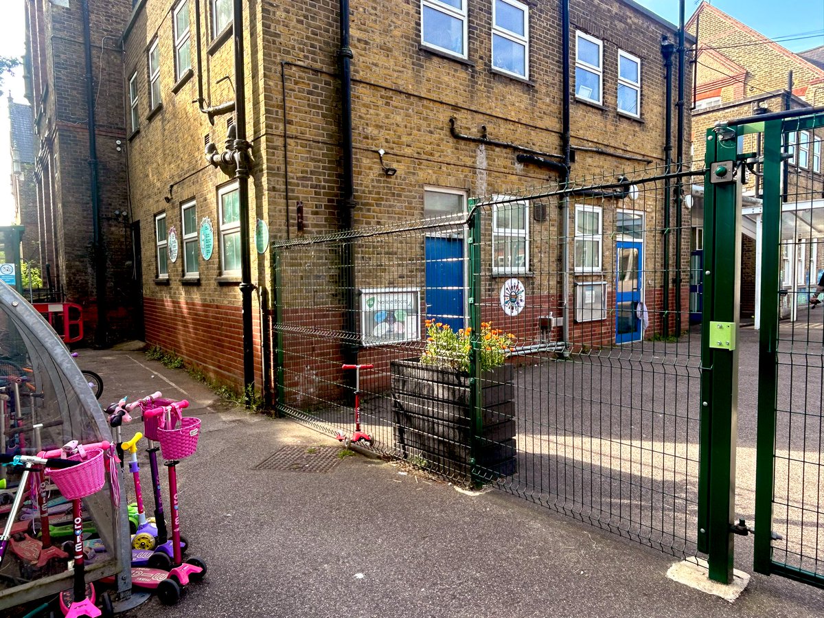 Carla Francome tweet media