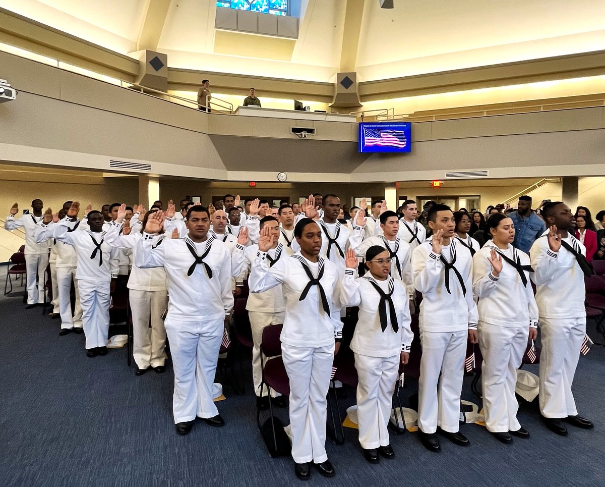 Celebrating #MilitaryAppreciationMonth with a naturalization ceremony at Recruit Training Command, Great Lakes where 54 @USNavy sailors became #NewUSCitizens. We are grateful for their service and proud to welcome them as fellow Americans. Congratulations!