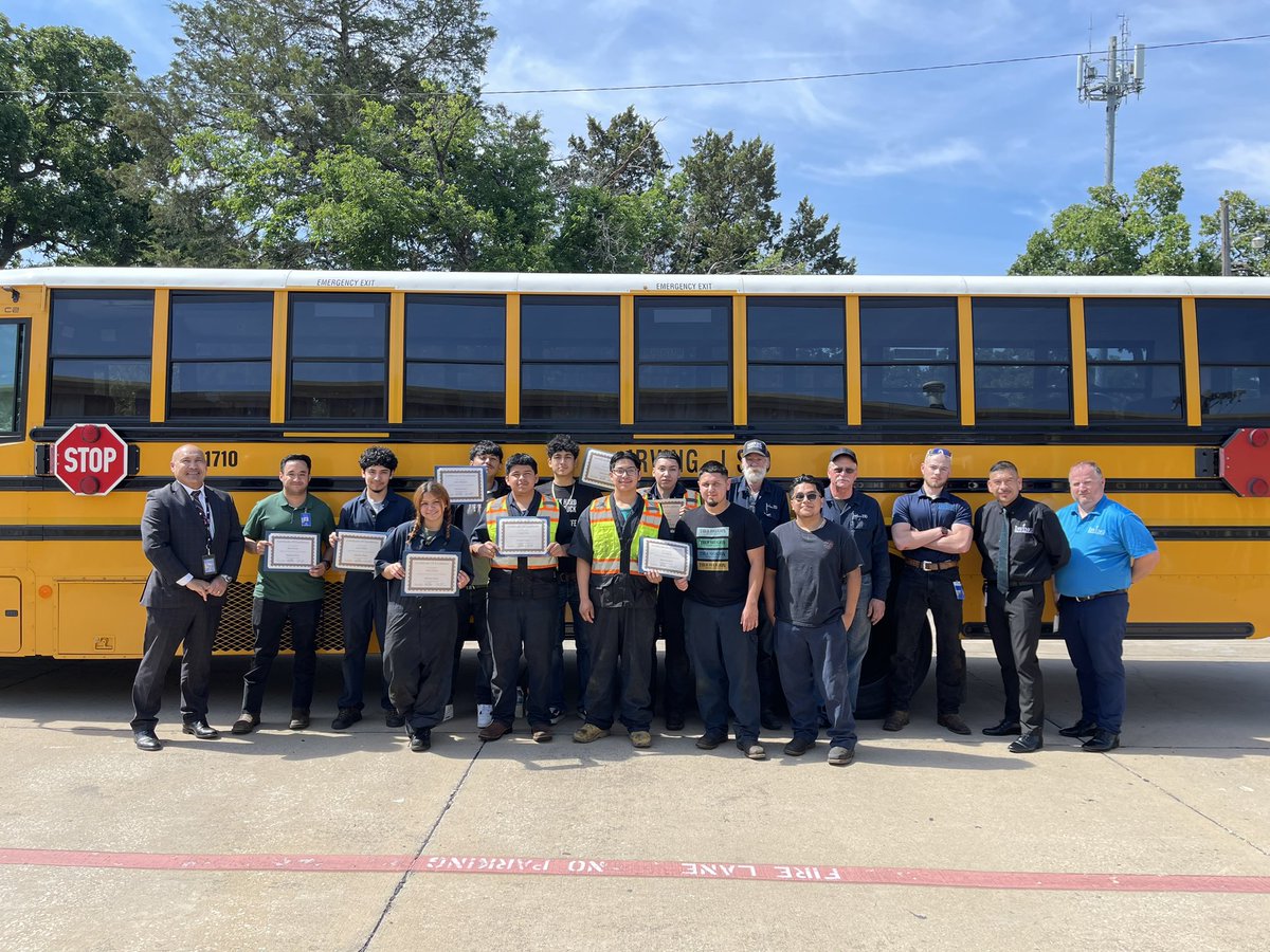 Today, we had the opportunity to celebrate and recognize our interns from the Ratteree Career Development Center! These students have helped keep our fleet of buses running while learning CTE skills! @IrvingISD @IrvingISDBus
