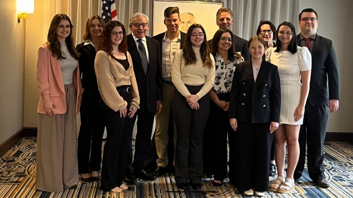 Some of our UMKC journalism students got to meet Pulitzer Prize-winning journalist Bob Woodward at the Harry Truman Good Neighbor Award Foundation lunch.