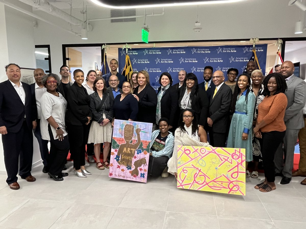 Yesterday, Deputy Mayor Albert presented @MayorBowser's Proclamation declaring May 14th 2024 “Arts and Economic Impact Day”, at the Anacostia Arts & Culture District Arts Roundtable. This diverse gathering of stakeholders pledged to continue collaborating on the sustainability