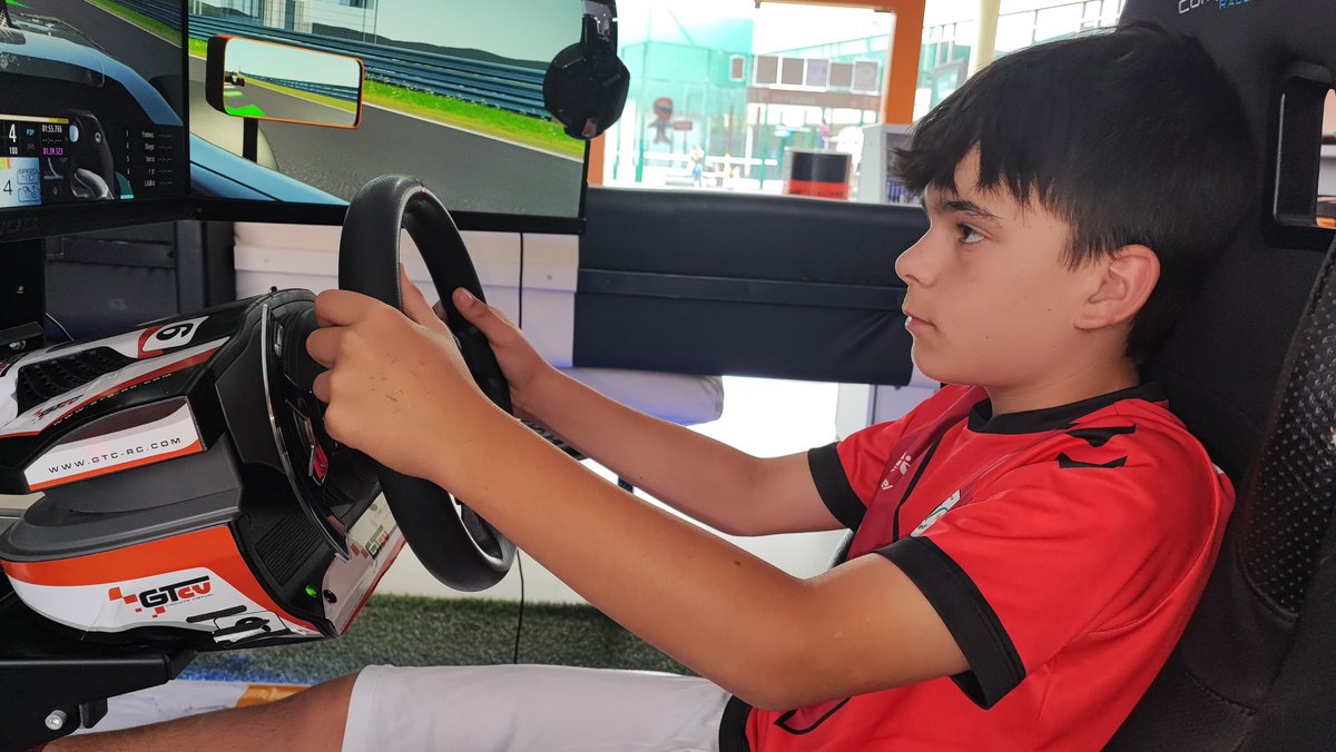 📸 Nuestros jugadores del Alevin C han ido hoy al <a href="/GTCcaceres/">GTC Cáceres Circuito Virtual</a> a celebrar el campeonato de liga 🏎️👀🥇

¡Queremos agradecer a sus entrenadores Luija y Laura y también al <a href="/GTCcaceres/">GTC Cáceres Circuito Virtual</a>  por hacer esto posible!🔝🙌🏻

¡Han disfrutado mucho! ❤️🖤🫂