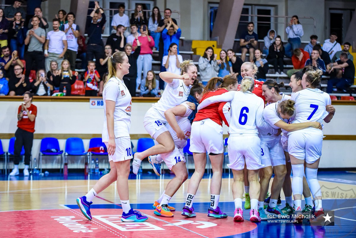 ORLEN Basket Liga Kobiet (@blkpl) on Twitter photo Wisła Orlen Południe Kraków pokonała w drugim meczu finałowym pierwszej ligi GTK Gdynia 59:56 i doprowadziła do remisu 1-1 w serii do dwóch zwycięstw 🔥
fot. Wisła Kraków
<a href="/GrupaORLEN/">ORLEN</a> <a href="/BankPekaoSA/">Bank Pekao S.A.</a> <a href="/kgs_pl/">Krajowa Grupa Spożywcza S.A.</a> <a href="/AerowatchPolska/">Aerowatch Polska</a> <a href="/Grupa_Enea/">Enea</a> #Molten #Suzuki #ORLEN #ORLENTeam #Enea Wisła Orlen Południe Kraków pokonała w drugim meczu finałowym pierwszej ligi GTK Gdynia 59:56 i doprowadziła do remisu 1-1 w serii do dwóch zwycięstw 🔥
fot. Wisła Kraków
<a href="/GrupaORLEN/">ORLEN</a> <a href="/BankPekaoSA/">Bank Pekao S.A.</a> <a href="/kgs_pl/">Krajowa Grupa Spożywcza S.A.</a> <a href="/AerowatchPolska/">Aerowatch Polska</a> <a href="/Grupa_Enea/">Enea</a> #Molten #Suzuki #ORLEN #ORLENTeam #Enea
