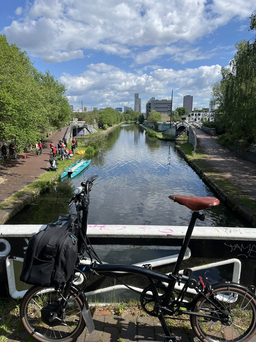 Cycling in Brum, in the sun, is elite 💪🏾☀️ #bromptonbrummie #bromptonbro #beliveinbrum