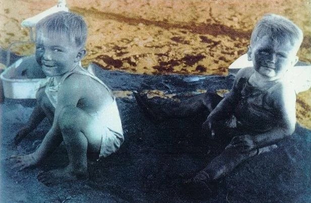 @Morbidful Kids playing in an asbestos 'play pit.'

Sadly, they passed away at the ages of 36 and 38 due to mesothelioma, a type of lung cancer caused by asbestos.