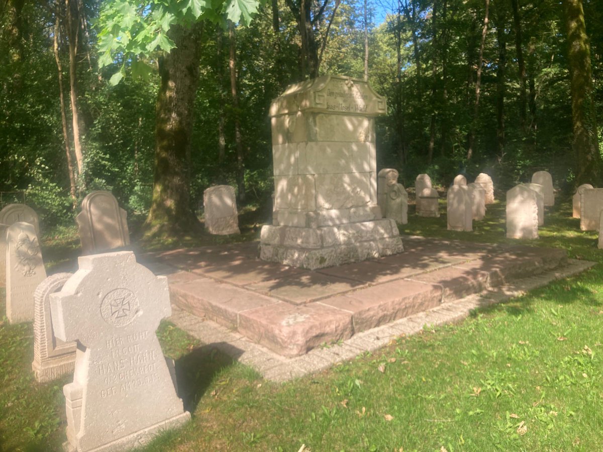 St. Mihiel German Military Cemetery last summer. Over 6000 concentrated post war sometime. Mainly from fighting in 1914 and 1915. At far corner are original burials with their interesting old headstones. #GreatWar #FirstWorldWar #WesternFront