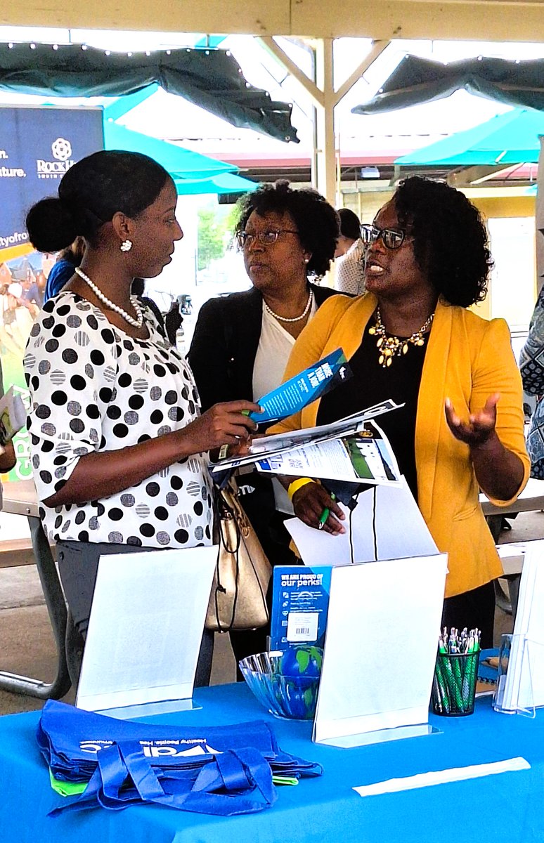 ncworkforce's tweet image. The recent Job Fair of the Carolinas at @Carowinds was a big success! This was the 6th event of its kind presented by NC and SC in the past 4 years. This time, 48 employers &amp;amp; 751 jobseekers participated, from both sides of the state line.
#NCWorks #SCWorks #WorkforceWednesday