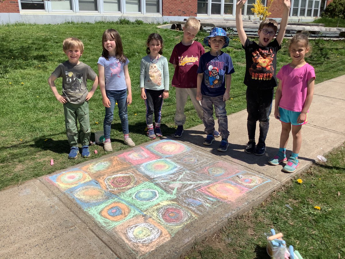 Took our Art class outdoors! <a href="/stcatschool/">École St Catherines</a> <a href="/HRCE_NS/">Halifax Regional Centre for Education</a>