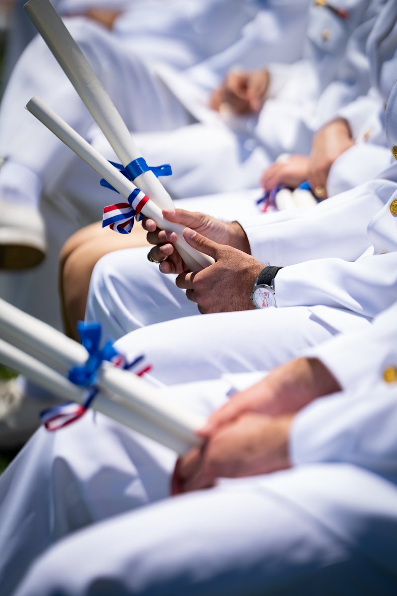 ⏰ It's the final countdown! 🎓 In a week from now, our cadets will take their final steps at #USCGA, and take their first steps as officers in the U.S. Coast Guard. Get ready to celebrate their incredible achievements and bright futures! #Commencement #Graduation2024