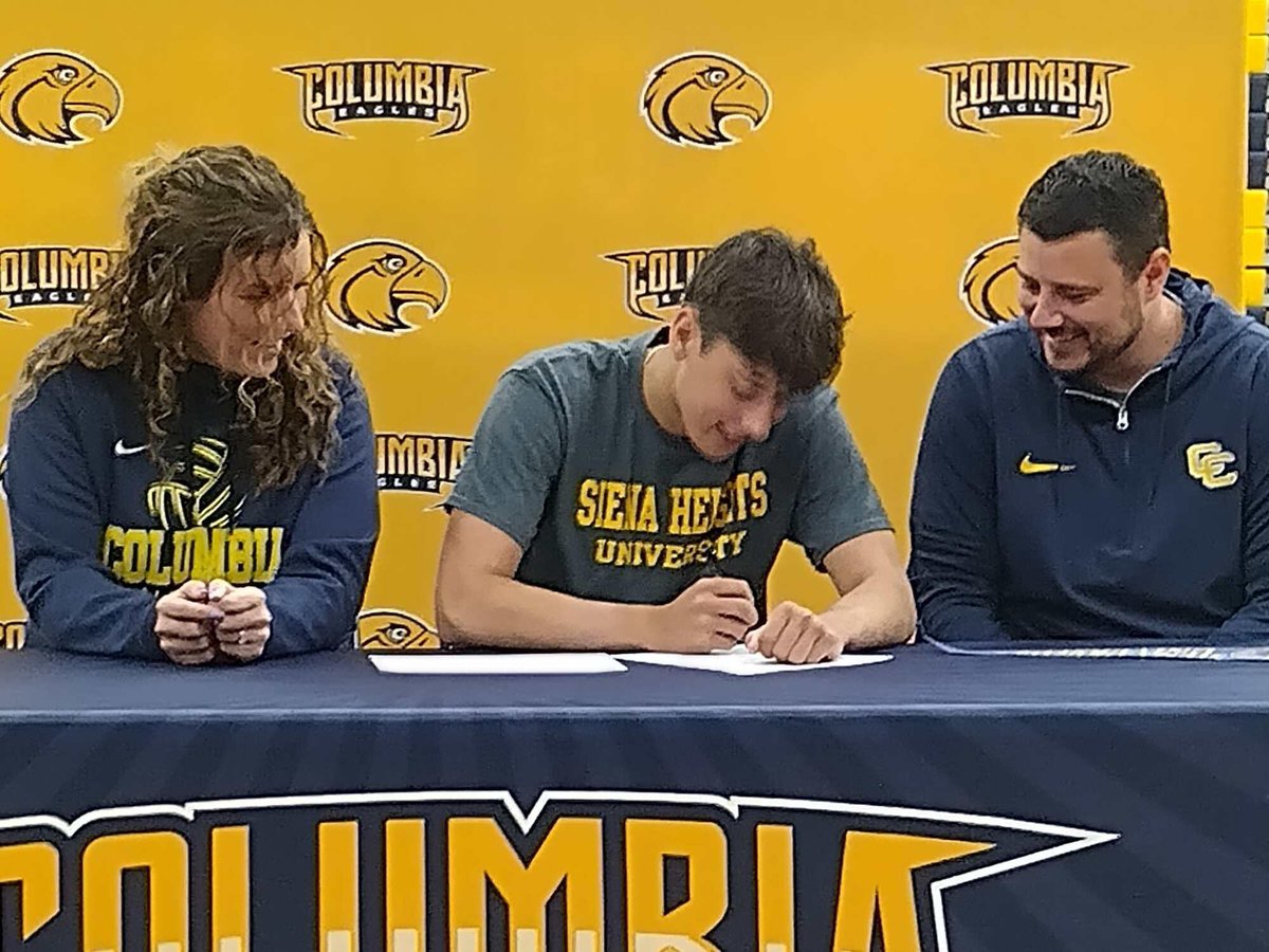 So proud of this guy! Signed Sealed Saint! #2024 #SienaHeights <a href="/CoachJPechota/">Joe Pechota</a> <a href="/Connercole23/">Conner cole</a>