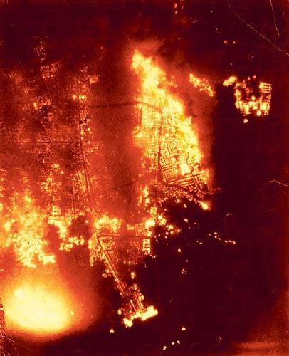 Tokyo burning under a firebomb assault from American Boeing B-29 Superfortresses during the Bombing of Tokyo on May 26, 1945. #History #WWII