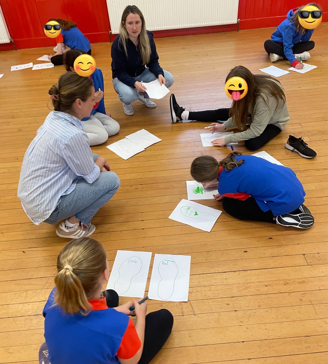 Had a great night with @Avrilfjrae @StonehouseGG! We welcomed Kate from @CommEnterprise who helped Guides come up with ideas for Stonehouse’s future Village Plan as part of our @GirlguidingScot #TakeAction badge. 

#Community #VillageLife #PlaceBased #Planning #STEM @Girlguiding